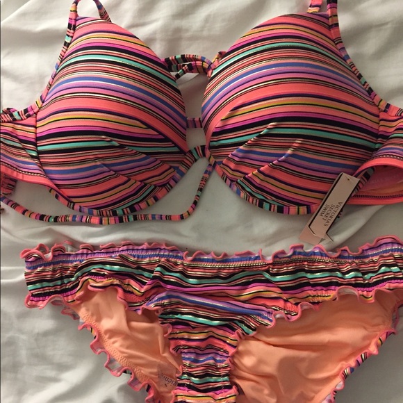 Victoria's Secret Other - Victoria’s Secret Bikini top and bottom (set)